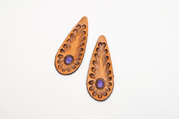 100-1049.SLC.2.jpg Teardrop Veg Tan Earrings - 18 Pairs Image