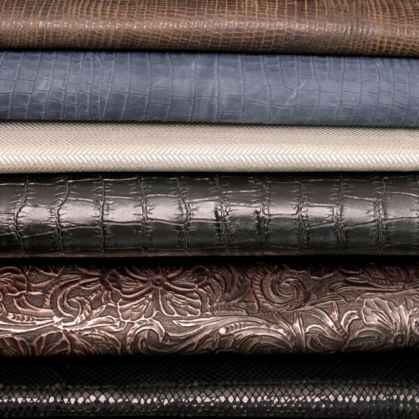 144-935003.SLC.02.jpg 40ft Printed Leather Bundle Image
