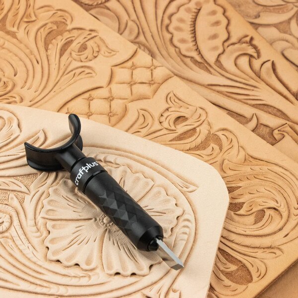 374-8200101.SLC.02.jpg Craftplus Twist-Lock Swivel Knife Image