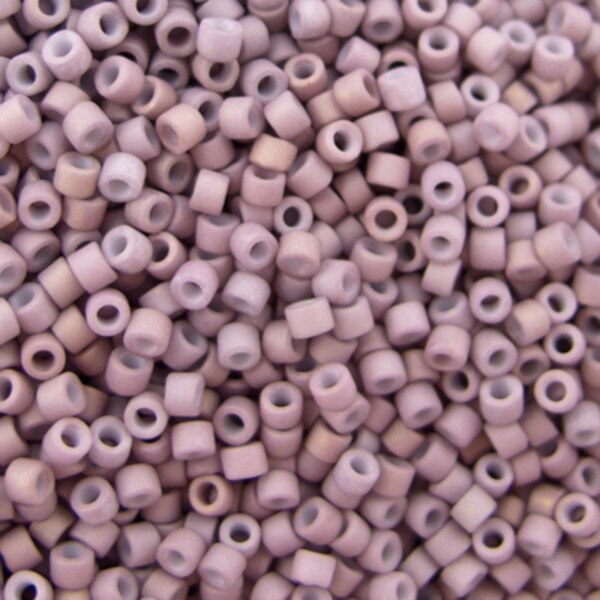 45-113379.SLC.jpg BeadDelicaDB379 Image