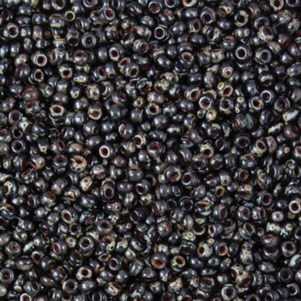 45-1194511.SLC.jpg SeedBeadPicSmkBlkMt11/022g Image