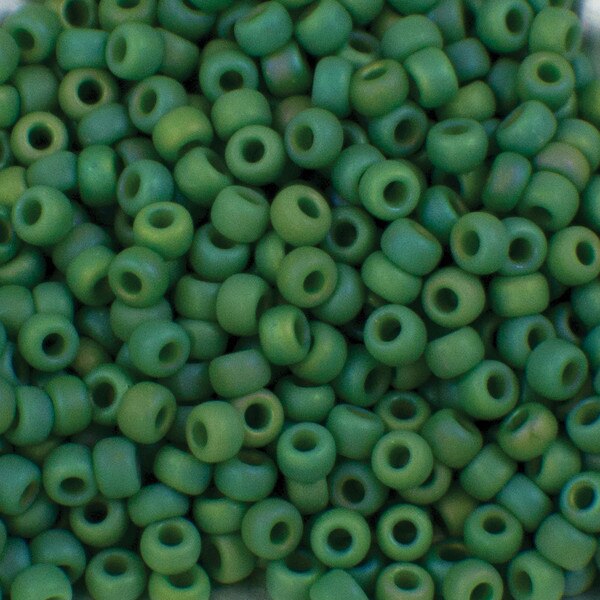 45-89411.SLC.jpg SeedBeadOpGreenABMt8/020g Image