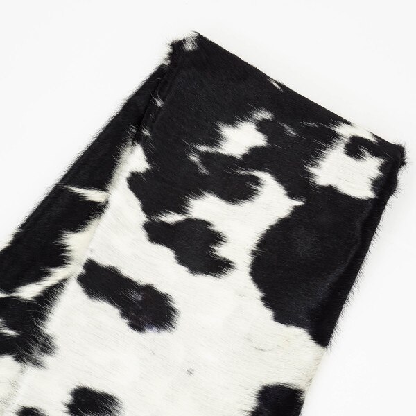 BWCR.SLC.01.jpg Black & White Cowhide Rugs Image