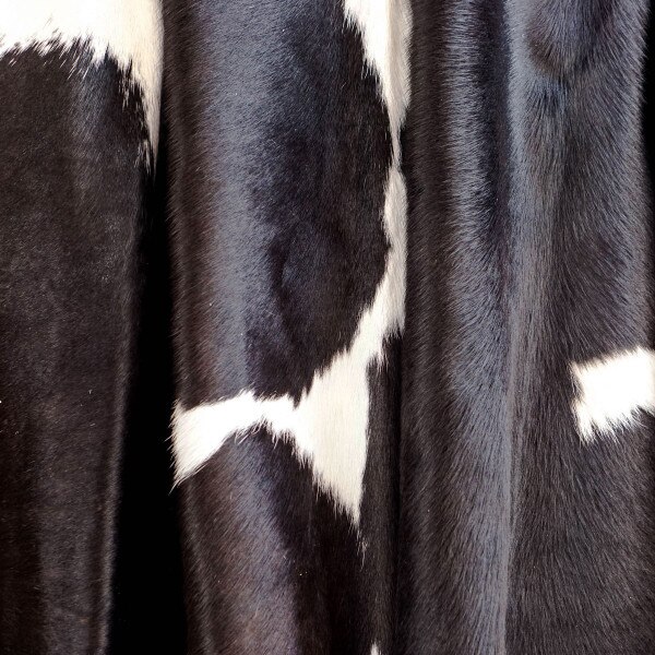 BWCR.SLC.03.jpg Black & White Cowhide Rugs Image