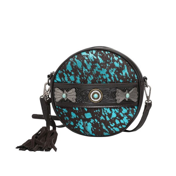 WG34-118CF.01.jpg Wrangler Hair-on Collection Circle Wristlet/Crossbody Bag Image